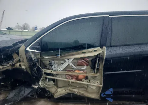 2016 Toyota Highlander Le z USA, uszkodzony, nr VIN 5TDBKRFH7GS290393